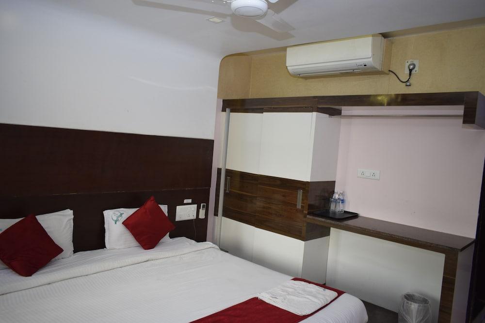 Hotel Sumith Palace Pondicherry Exterior photo