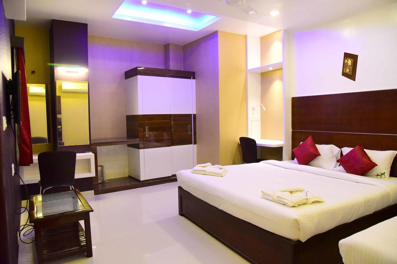 Hotel Sumith Palace Pondicherry Exterior photo